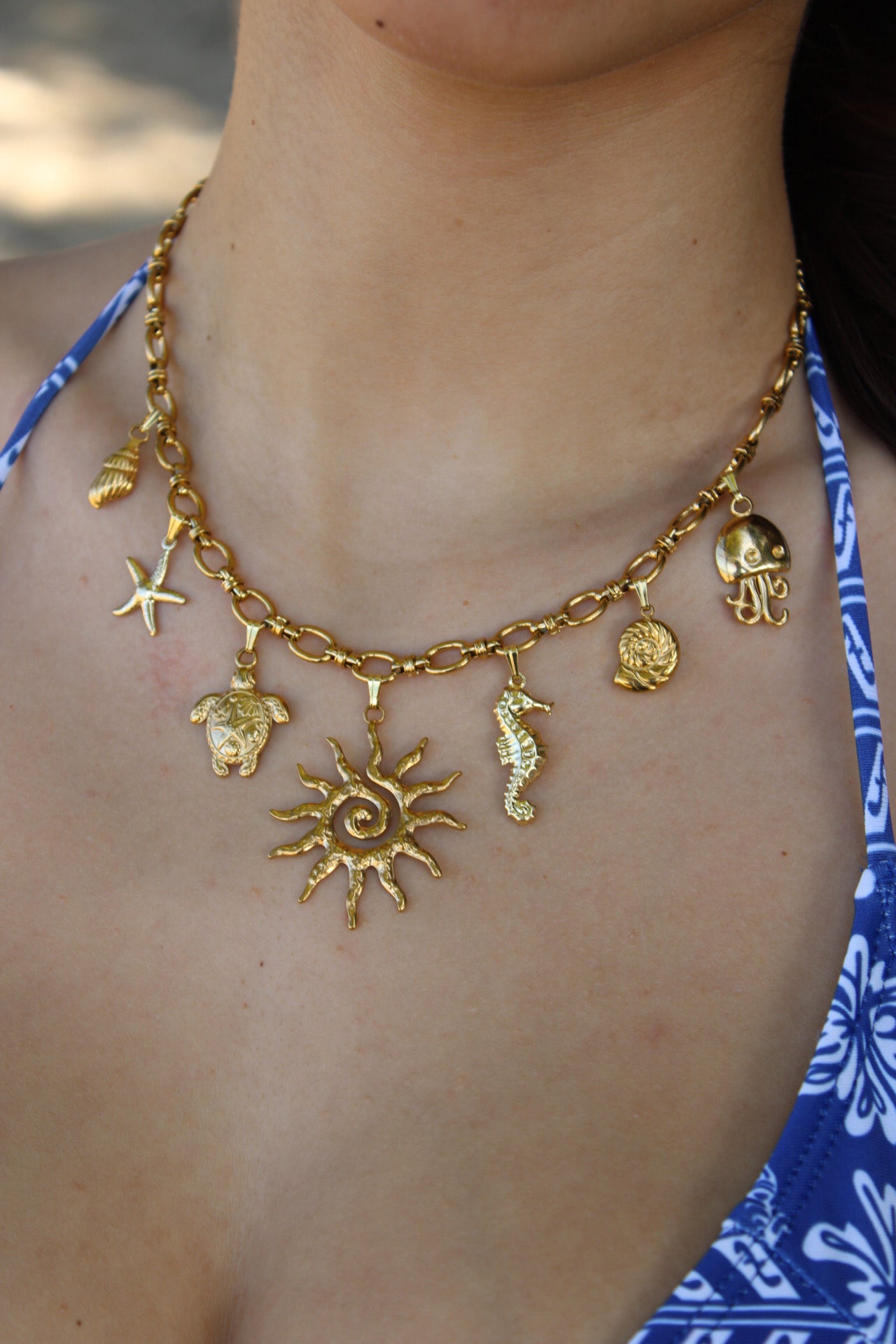 Eclipse Dorado Necklaces