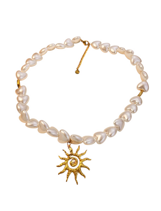 Mía Necklaces