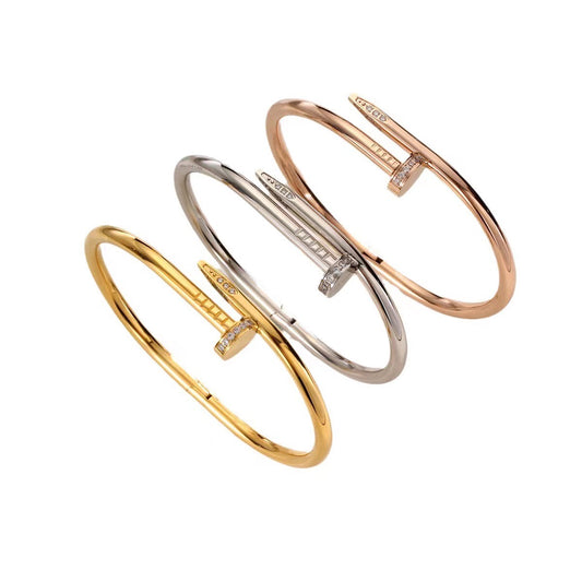 Elisa Bangle